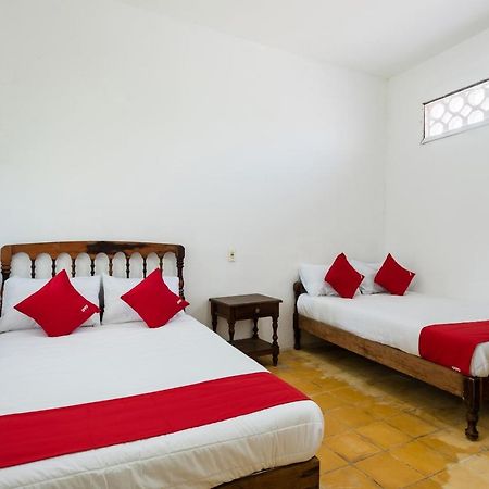 Oyo Hotel Las Palmas Cuyutlan Мансанильо Экстерьер фото